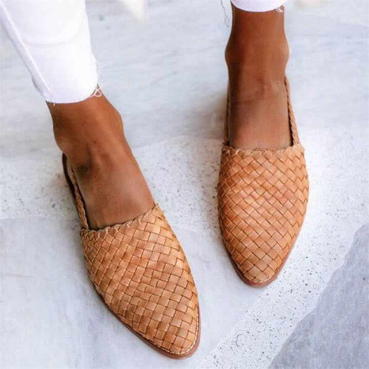 Sandales en cuir tissées à la main avec un charme classique