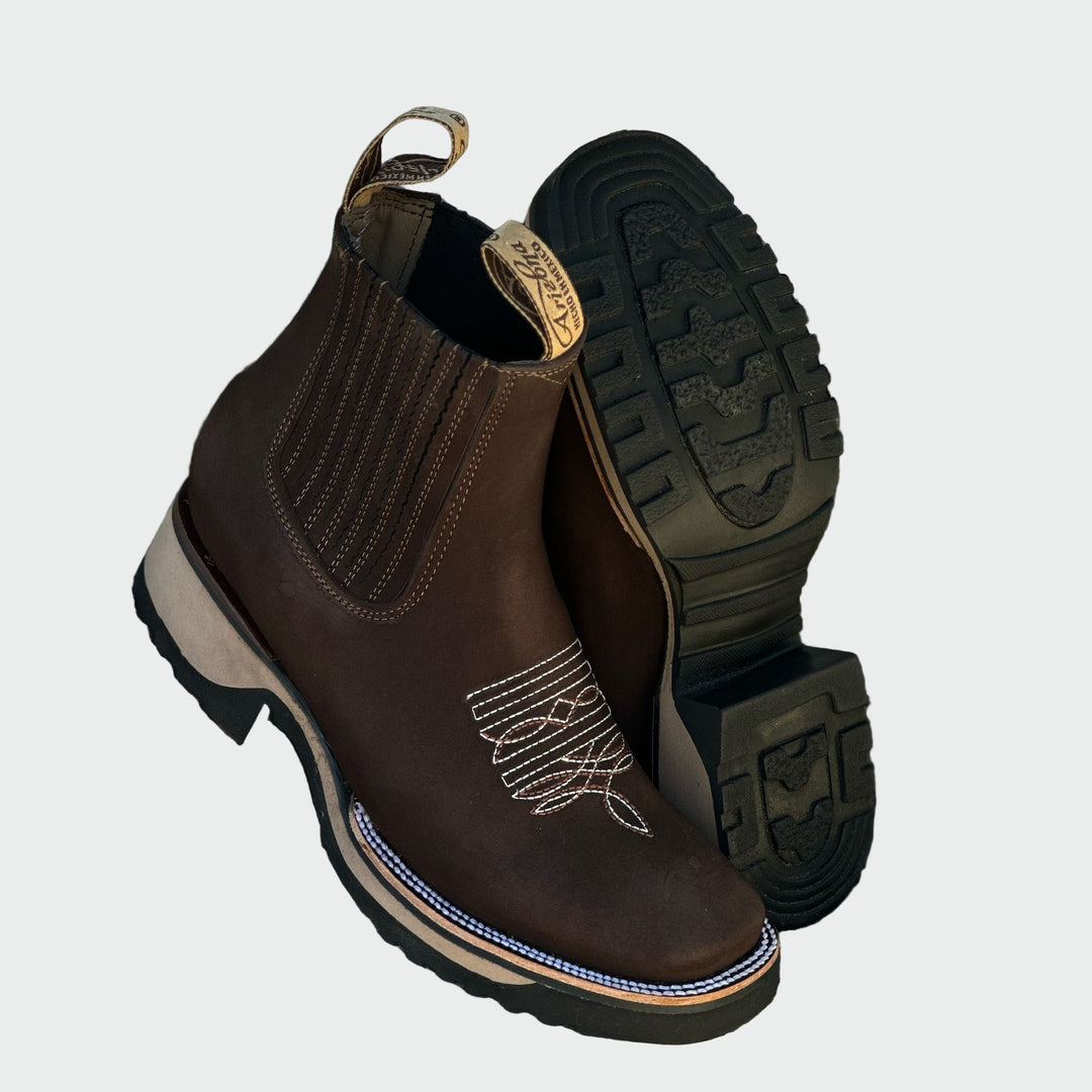 Bottes santiag modernes en cuir