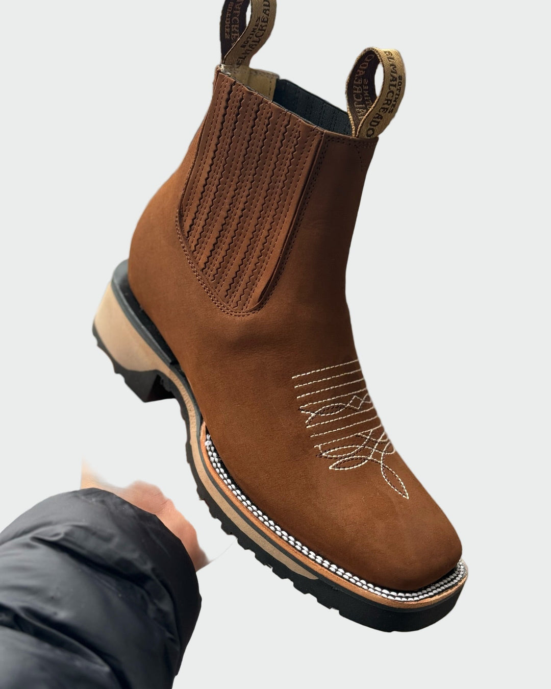 Bottes santiag modernes en cuir