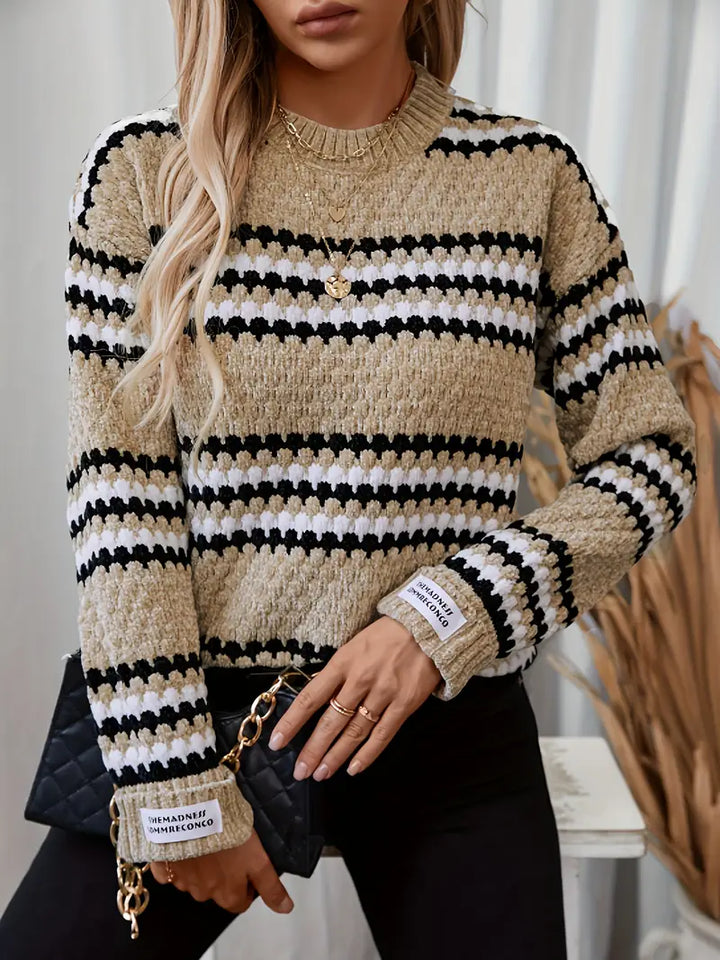 Pull rayé essentiel à coupe classique