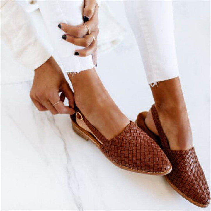 Sandales en cuir tissées à la main avec un charme classique