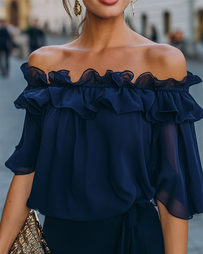 Blouse élégante à épaules découvertes et à volants