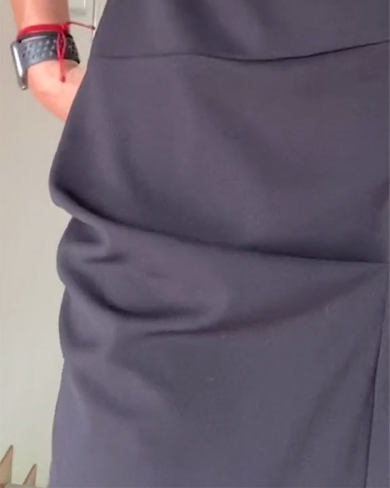 Robe élégante à col rond, plissée, couleur unie