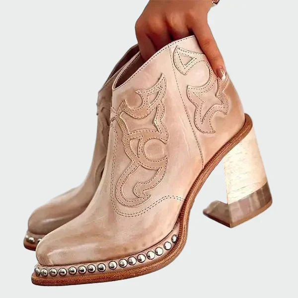 Élégantes bottes en cuir brodées