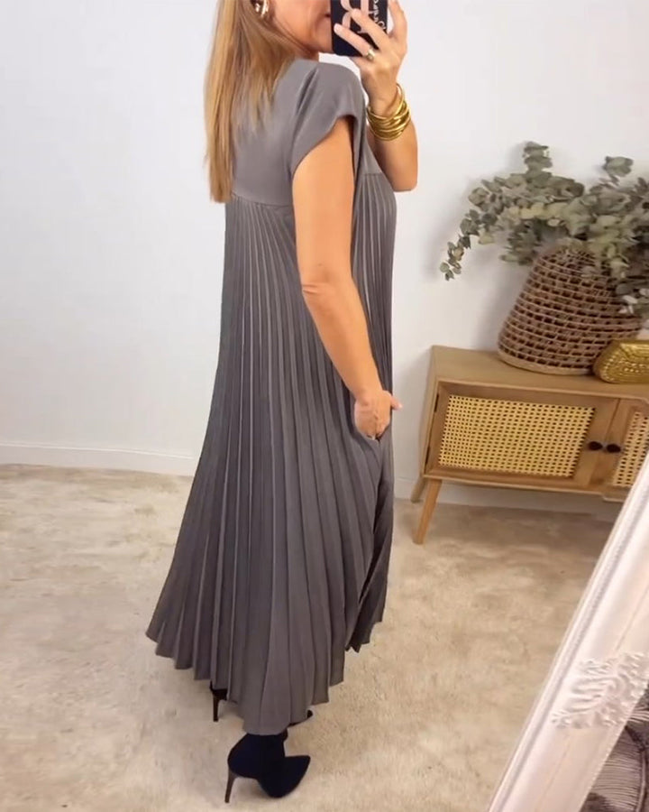 Robe unie simple, plissée et sans manches