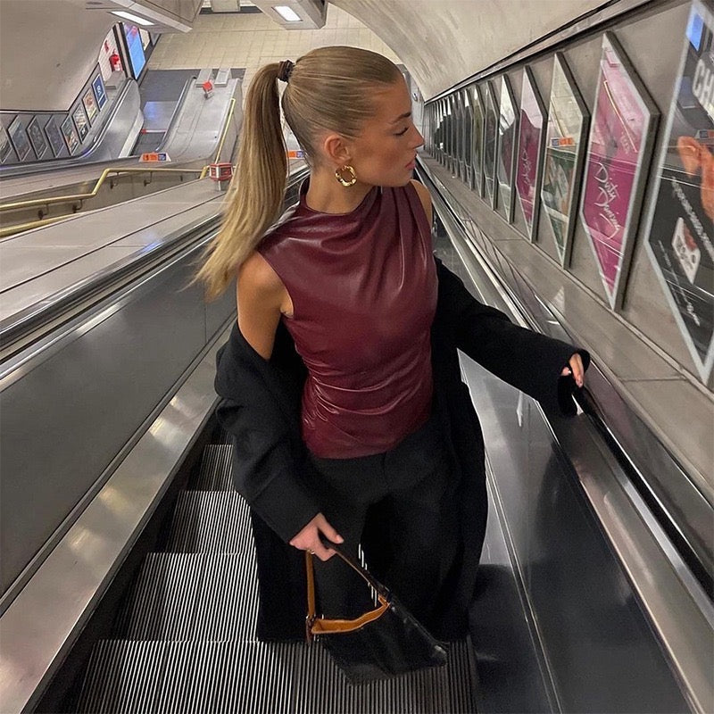 Haut sans manches tendance en cuir noir