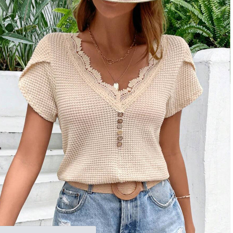 Haut en maille avec bordure en dentelle et finition douce