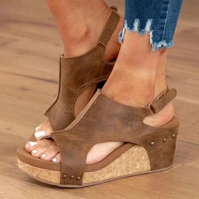 Sandales plates à anneau d'orteil – Style minimaliste, confortable à enfiler pour des tenues d'été sans effort