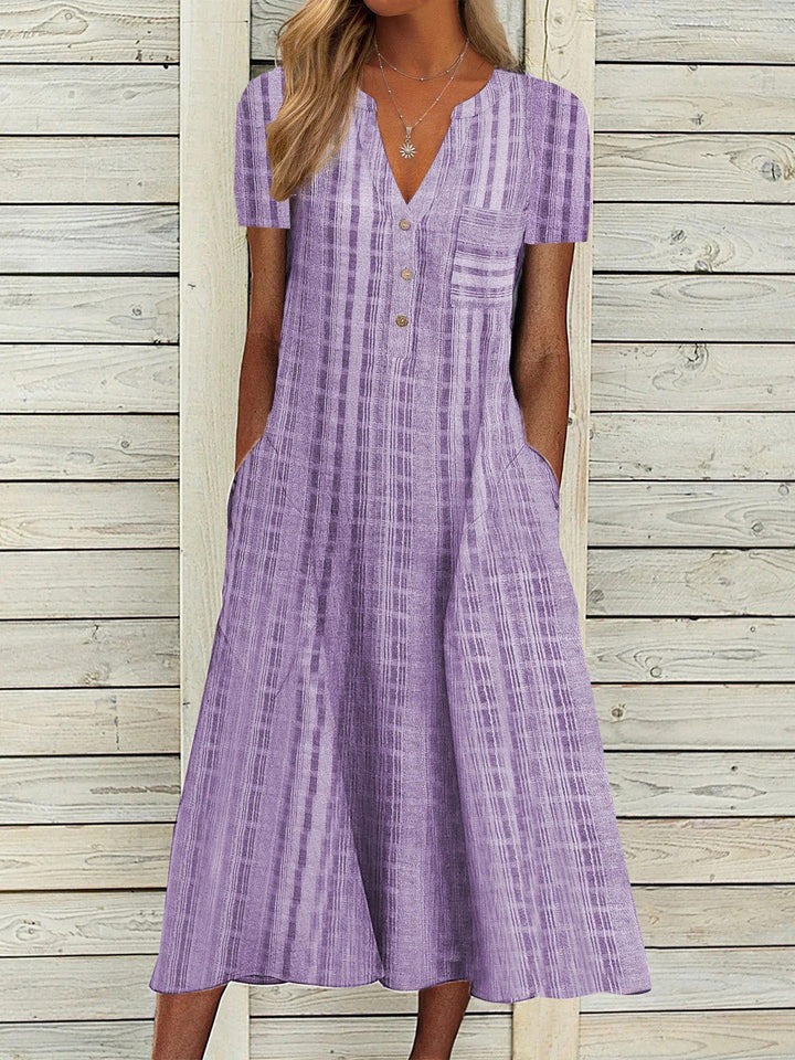Robe rayée simple à l'aisance décontractée