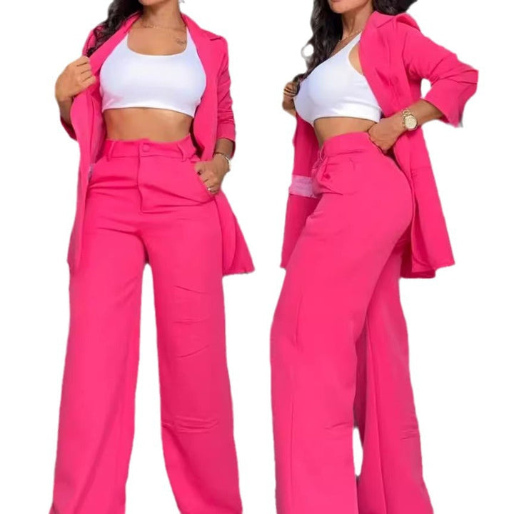 Costume à col pour femme avec pantalon droit