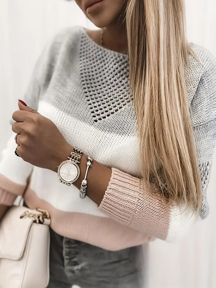 Pull moderne en maille à découpes