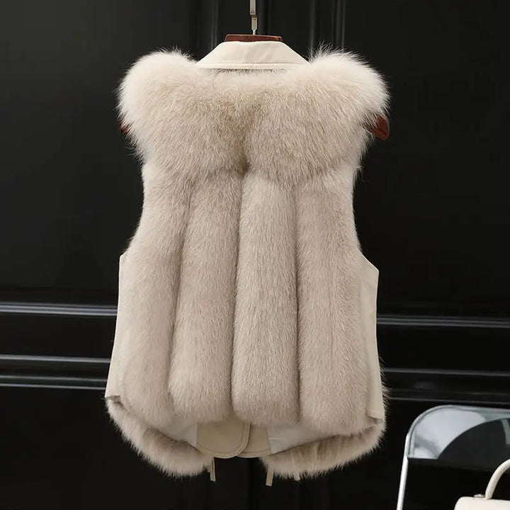 Gilet en fourrure élégant avec col superposé