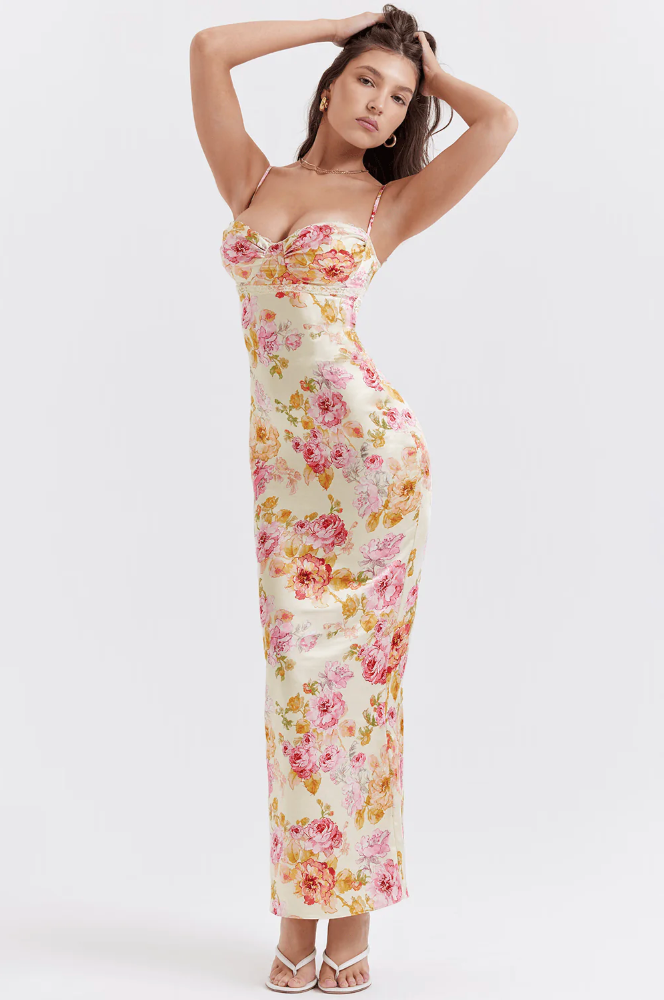 Charmante robe à fleurs avec bretelles spaghetti