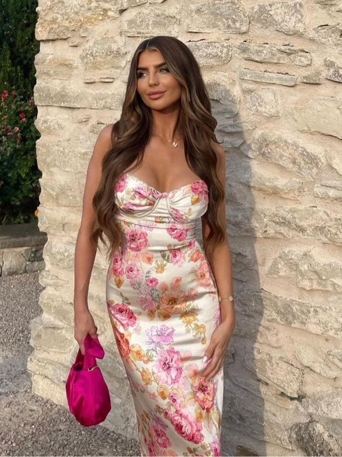 Charmante robe à fleurs avec bretelles spaghetti