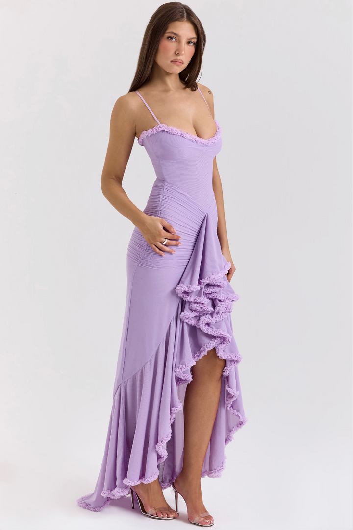Robe de soirée froncée à volants et ourlet en queue de pie
