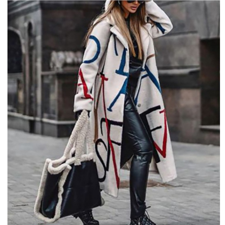 Manteau long pour femme aux motifs élégants