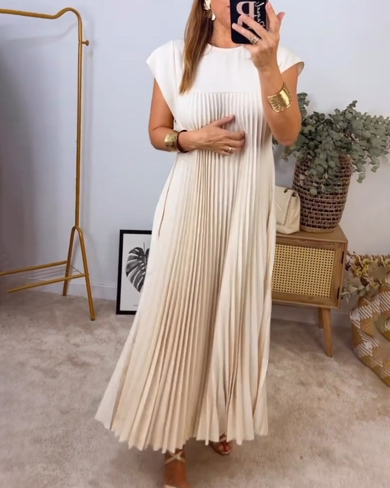 Robe unie simple, plissée et sans manches