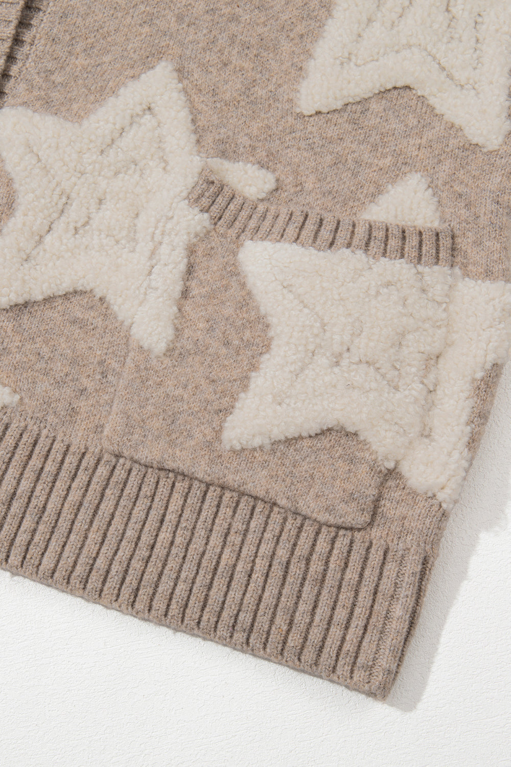 Cardigan Sherpa étoile à col en V avec poches