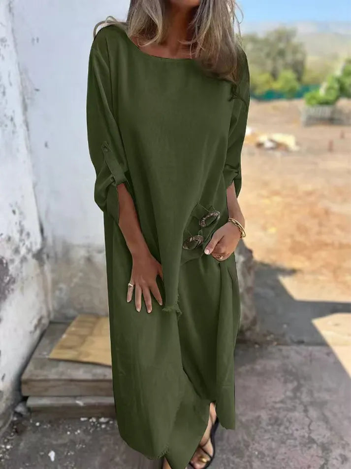 Robe mi-longue fluide et chic à col V