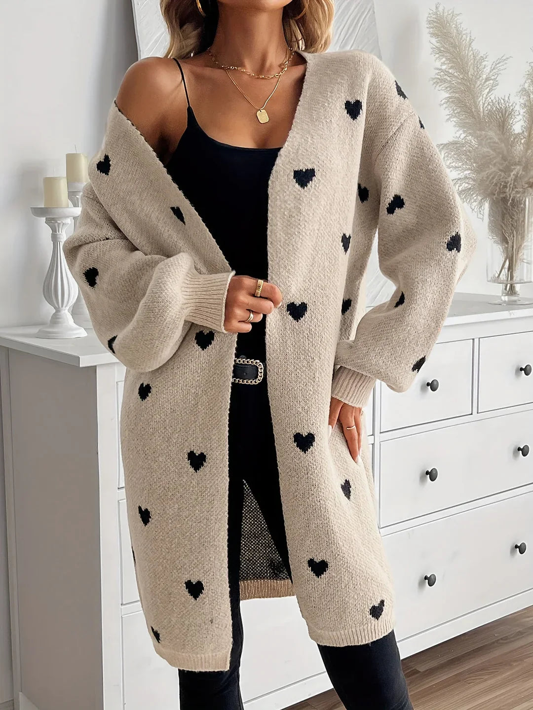 Julia – Cardigan douillet à motif de cœurs